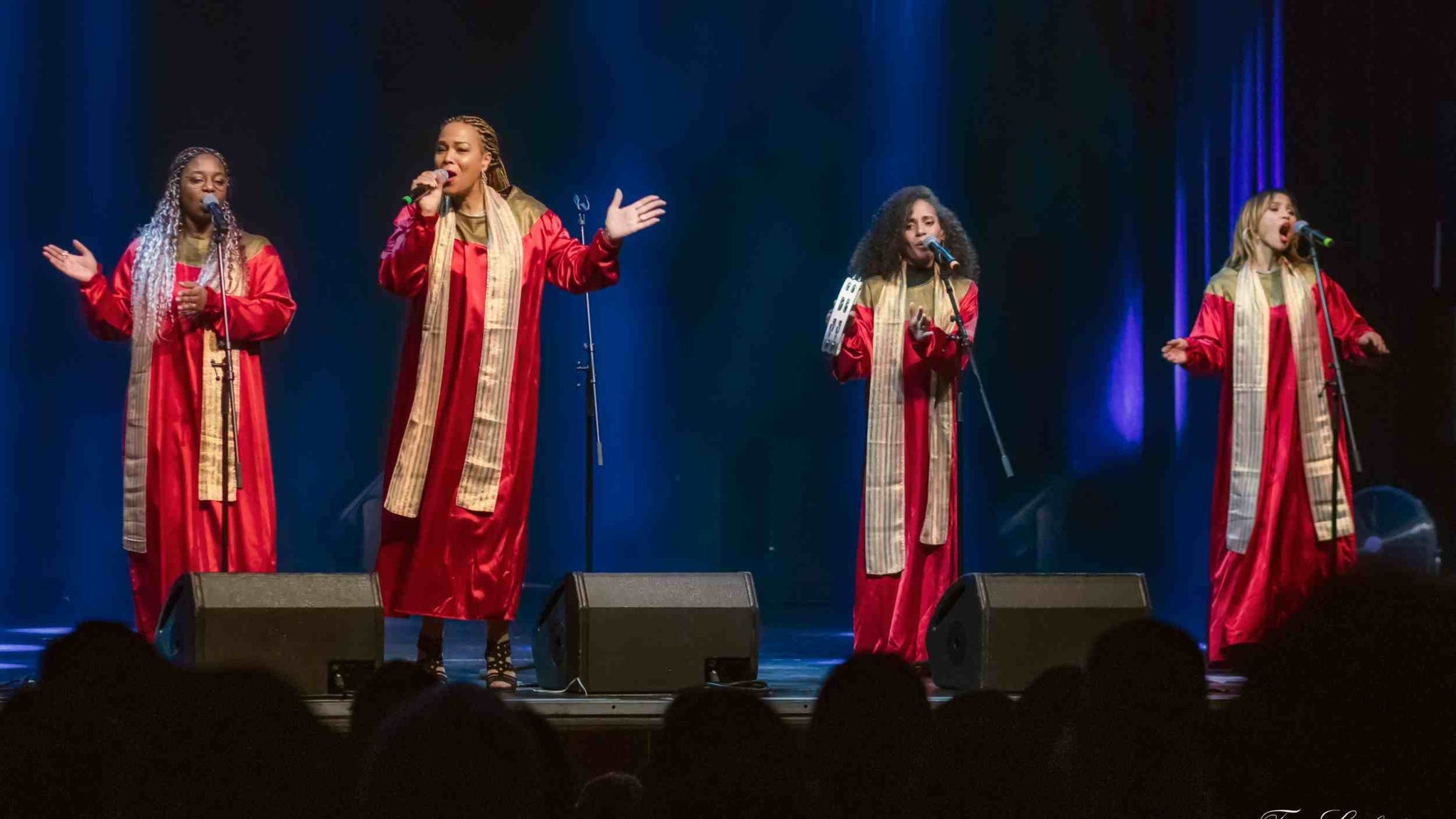 תמונה עבור Adventní gospely 2025 - Stella Jones & The Christmas Singers /USA/