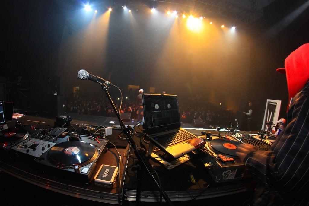 תמונה עבור Bliss n Eso | Party on the Moon Tour