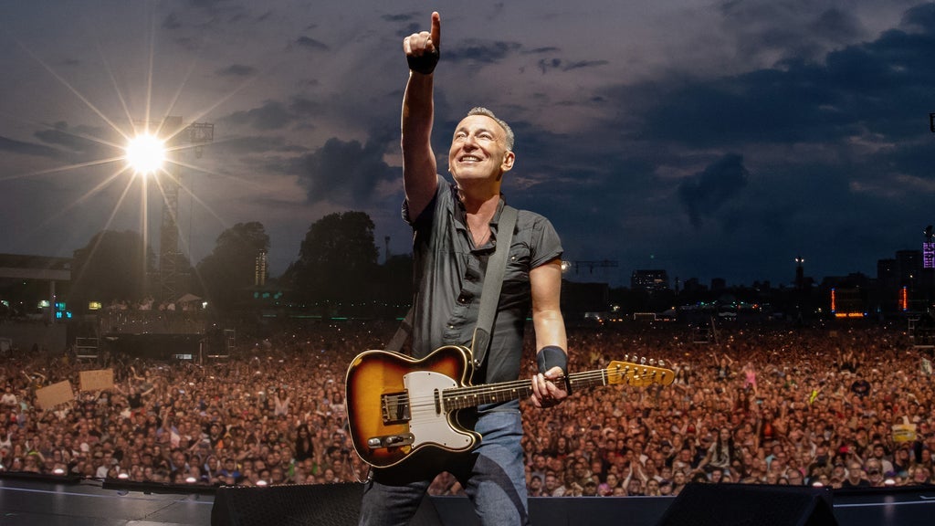 תמונה עב�ור Bruce Springsteen and The E Street Band 2024 World Tour