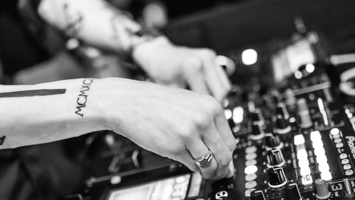 תמונה עבור GEMS! The Bay's Best Throwback Party (90's and 2000's rap / rnb / club)