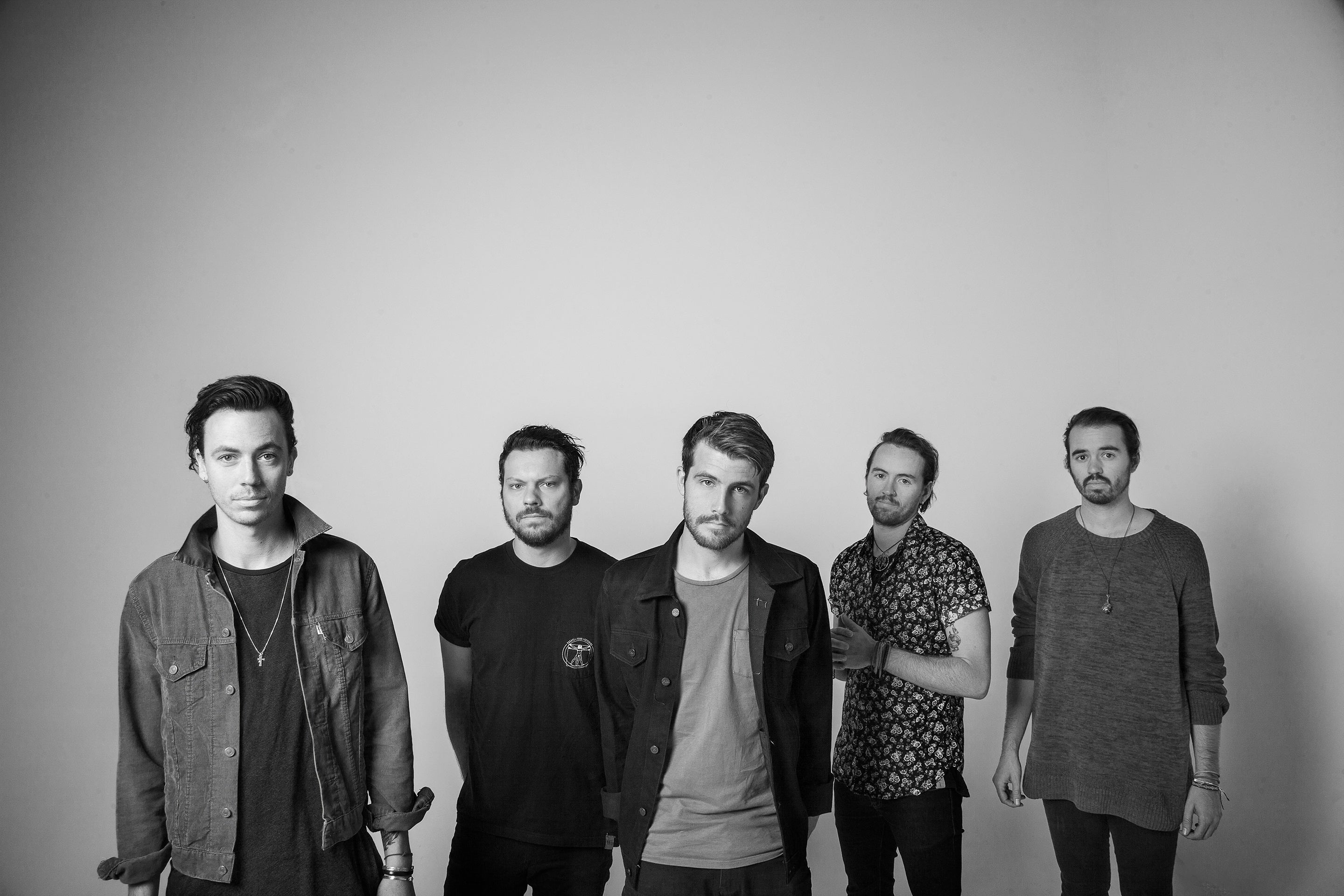 תמונה עבור HANDS LIKE HOUSES