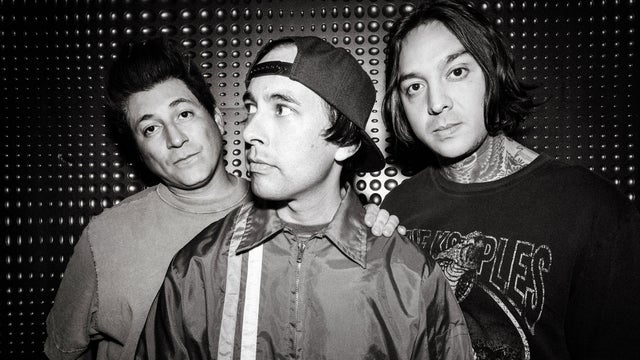 תמונה עבור Pierce The Veil - I Can't Hear You World Tour