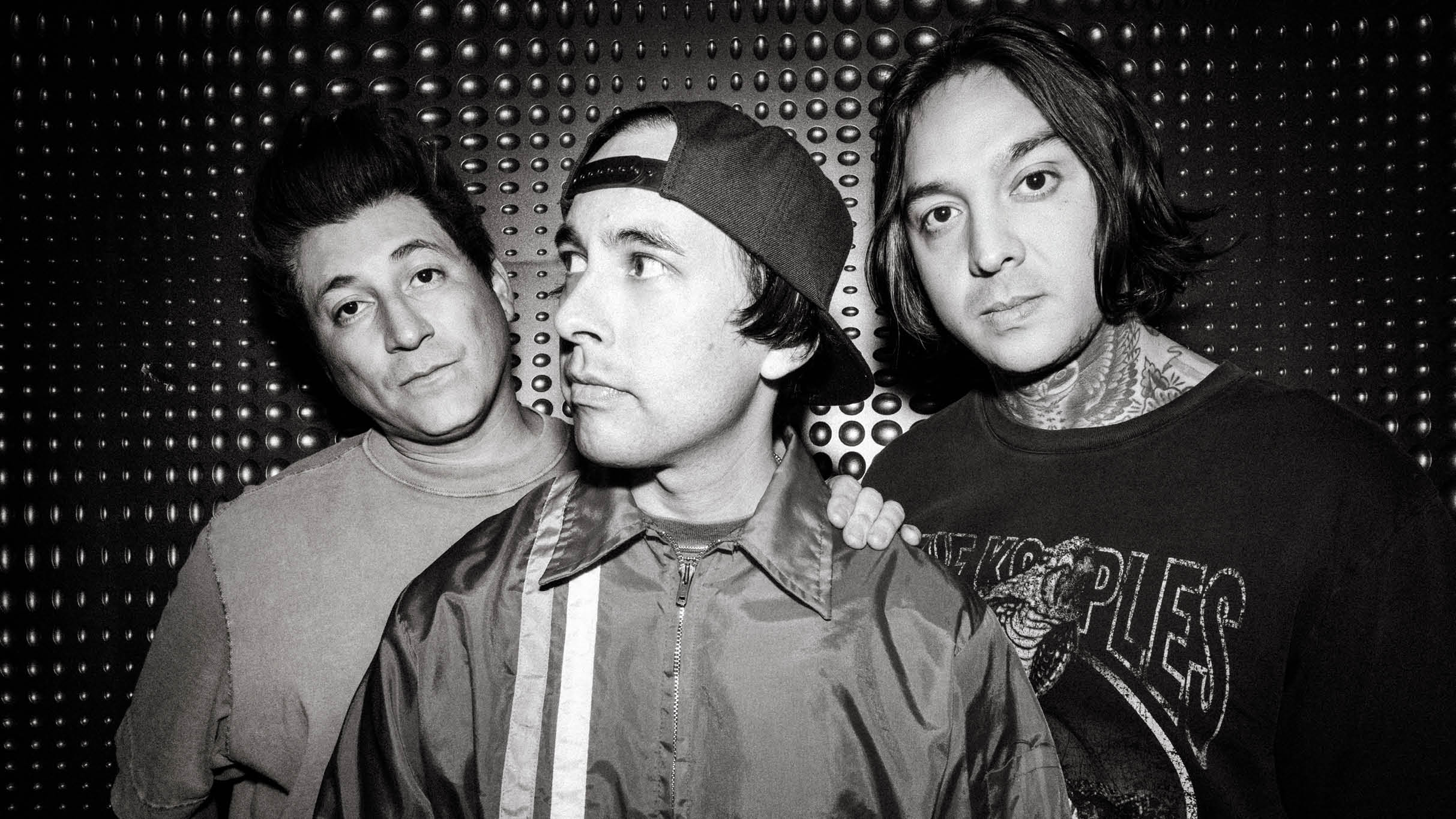 תמונה עבור Pierce The Veil - I Can’t Hear You World Tour