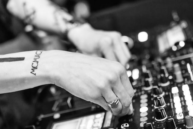 תמונה עבור Stacked Pres. Gentlemens Club (Whistler)