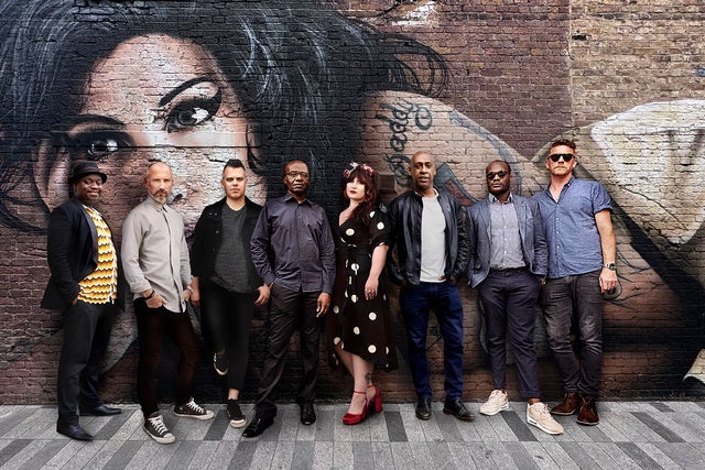 תמונה עבור The Amy Winehouse Band