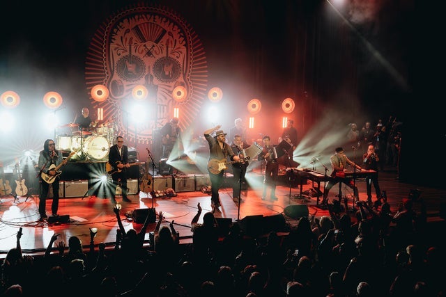 תמונה עבור The Mavericks & Friends