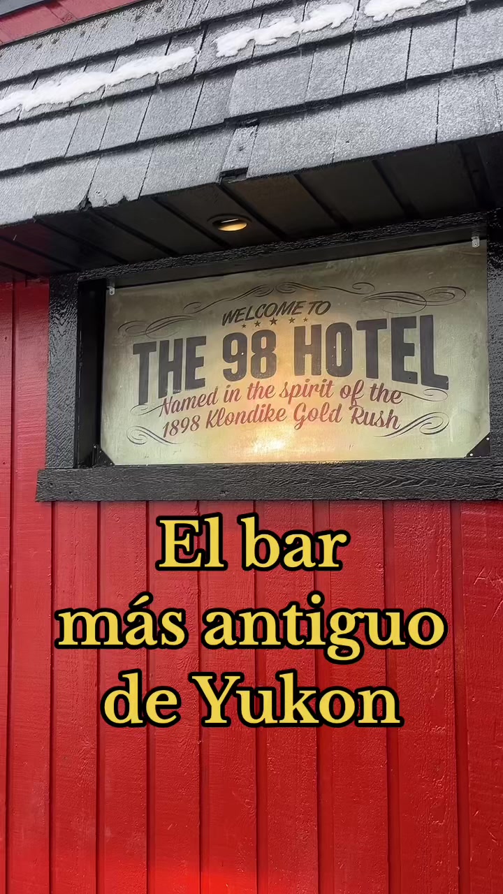 '98 Hotel lounge