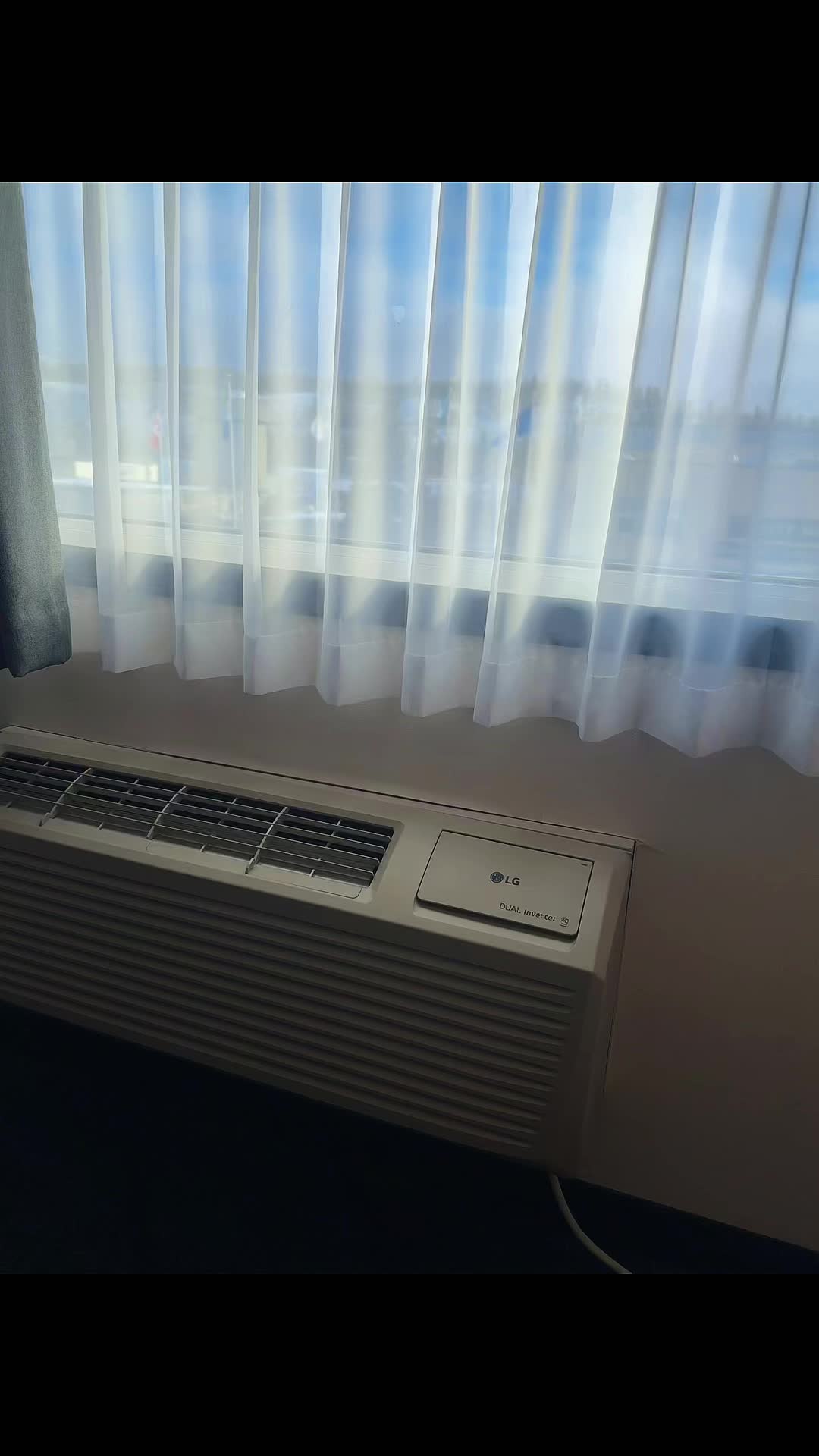 '98 Hotel lounge