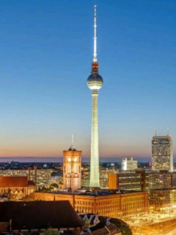Alexanderplatz & Berlin TV Tower (Fernsehturm)