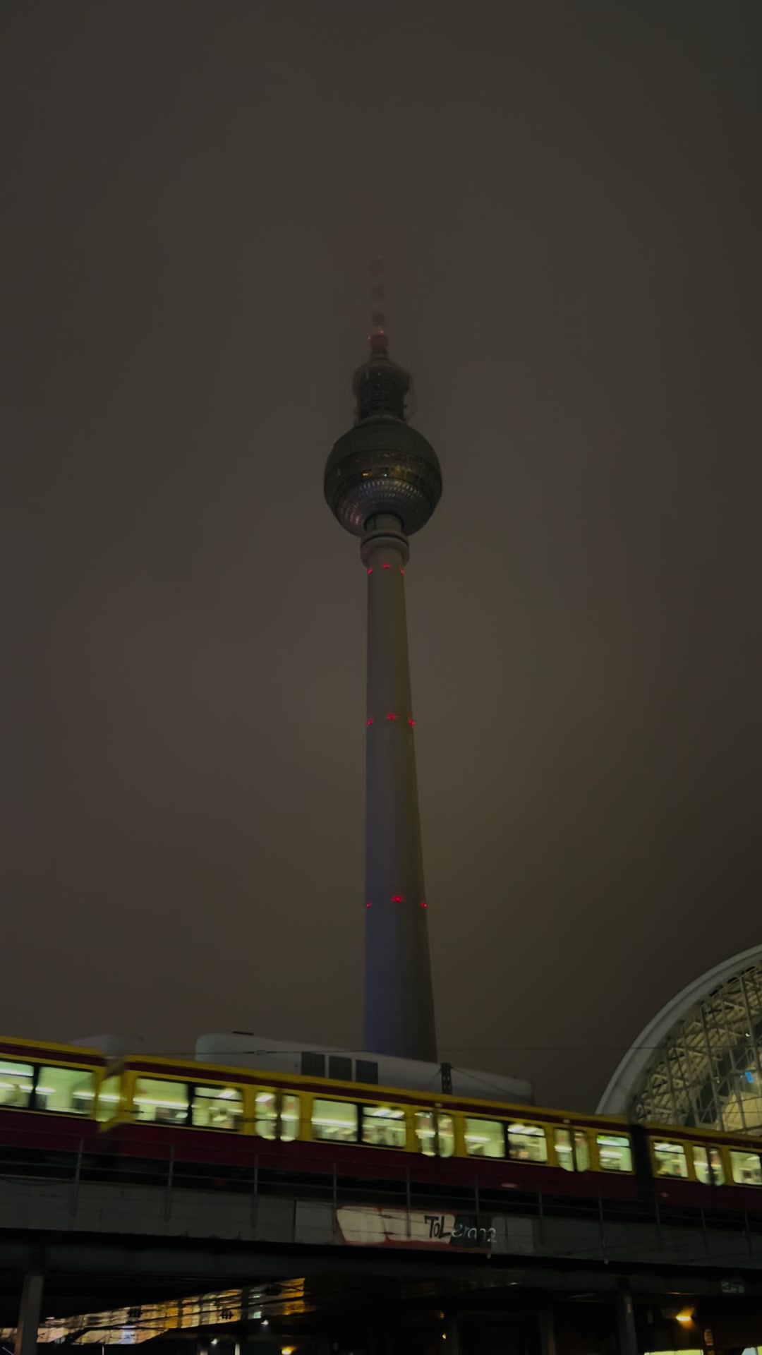 Alexanderplatz & Berlin TV Tower (Fernsehturm)