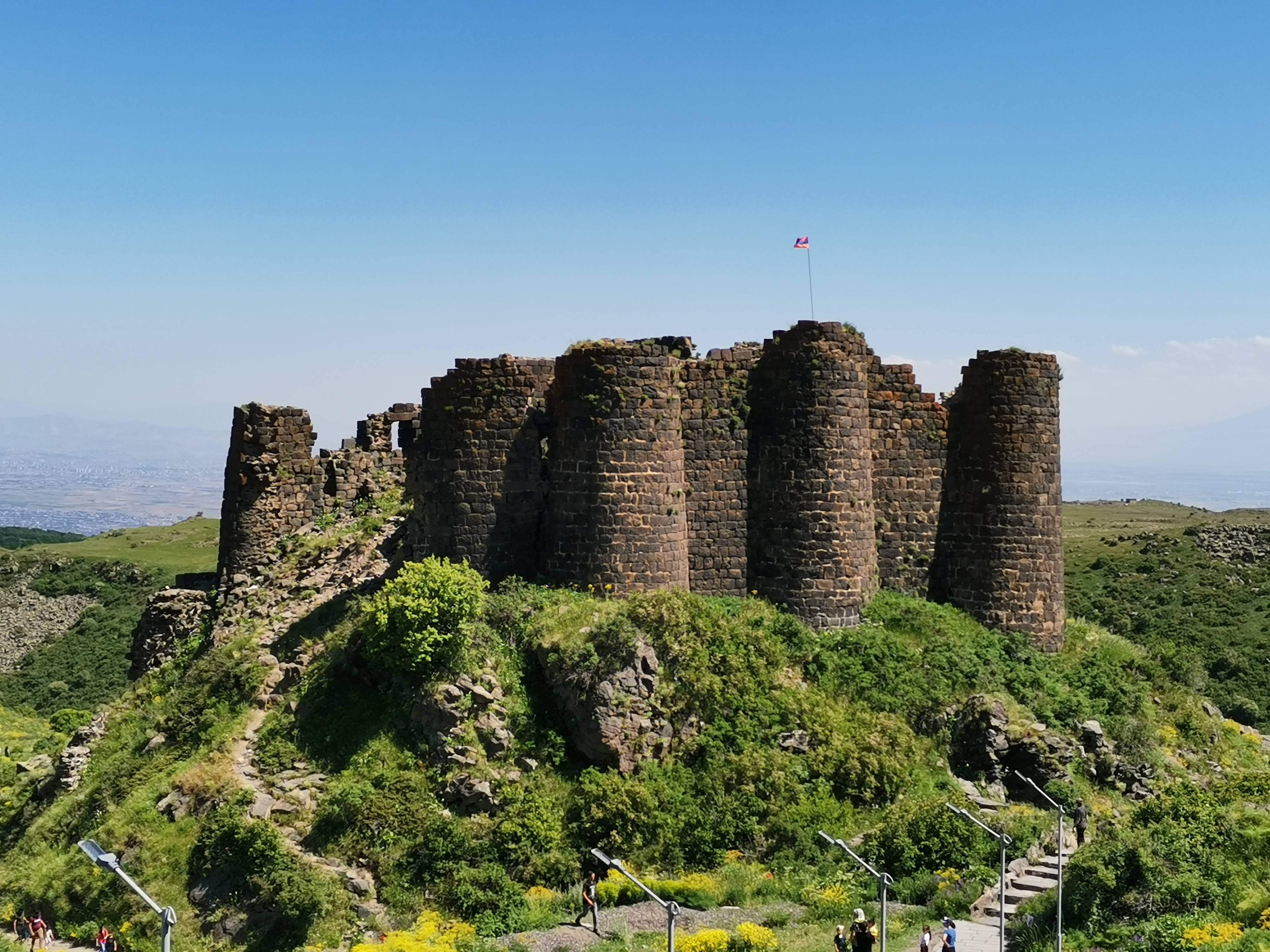 Крепость Амберд (Amberd Fortress)