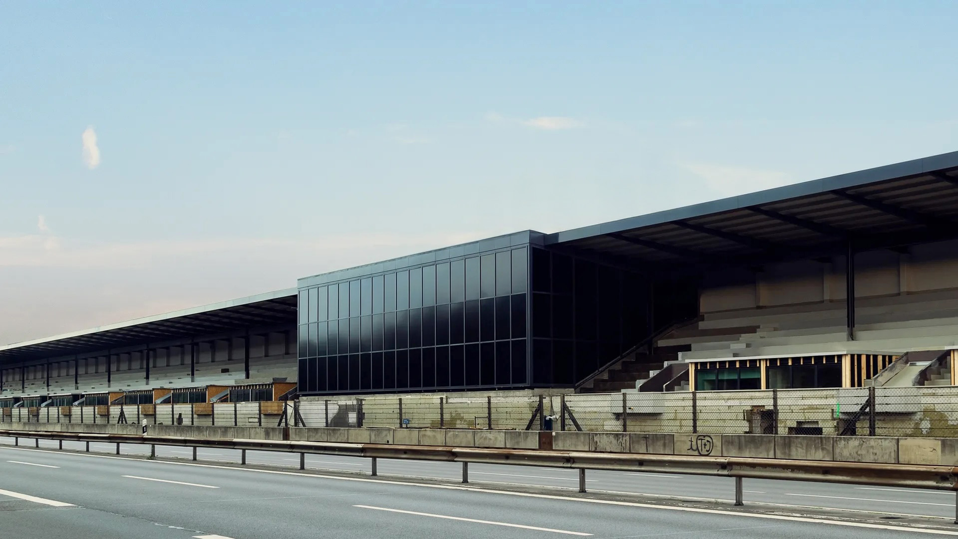 AVUS Tribüne techno club
