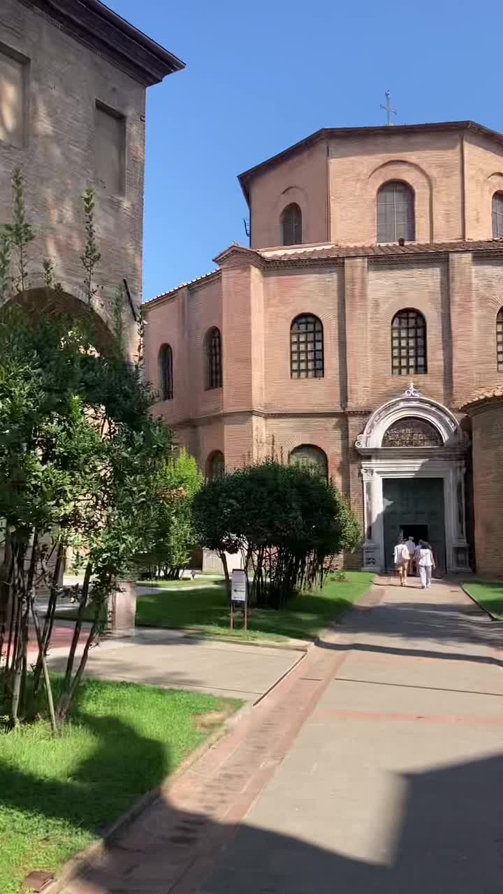Базилика Сан-Витале и Равенна (Basilica di San Vitale) — по пути (Равенна)