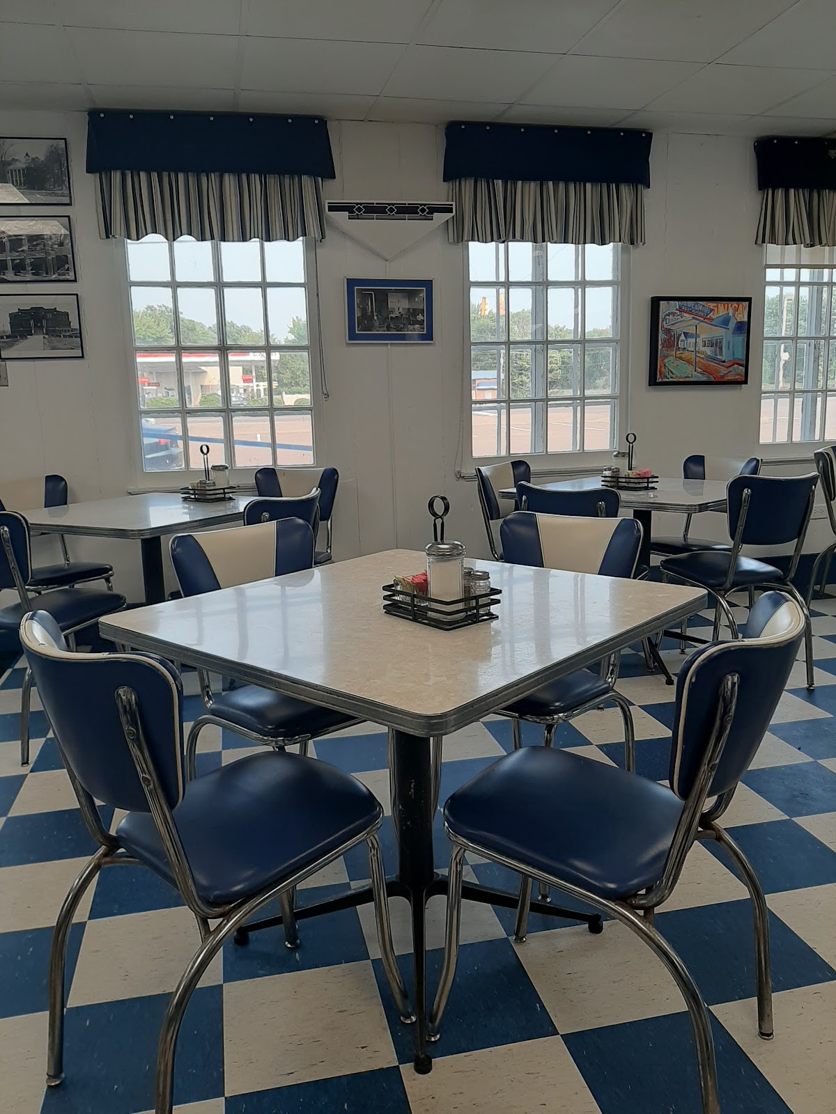 Picture for Blue & White Restaurant