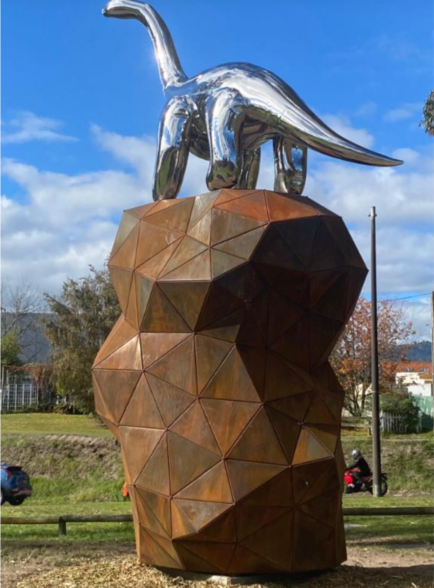 Boom Boom sculpture, Taupō