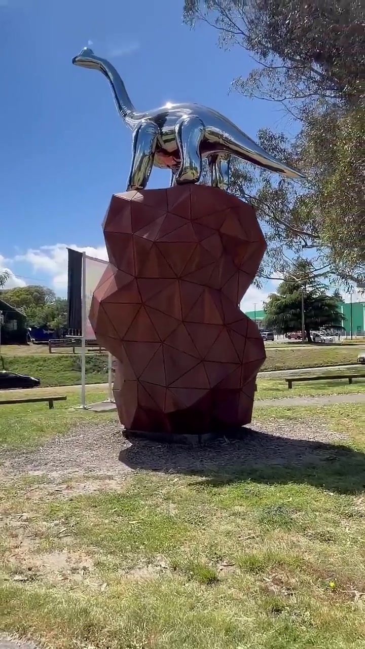 Boom Boom sculpture, Taupō