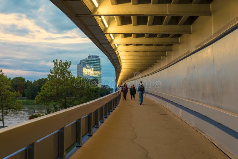 Мост СНП (UFO Observation Deck)