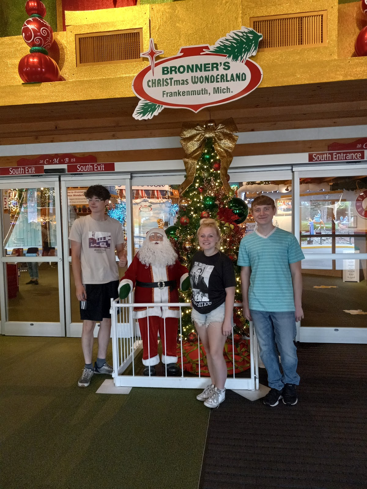 Frankenmuth (Bronner's CHRISTmas Wonderland & Riverfront)