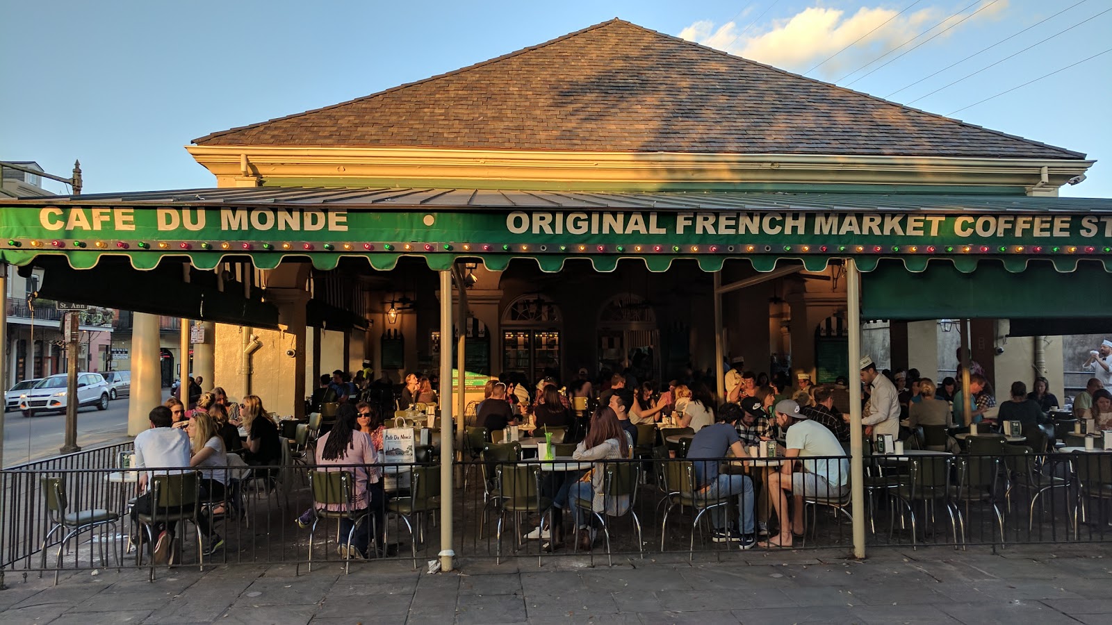 Picture for Cafe Du Monde (New Orleans, Louisiana)