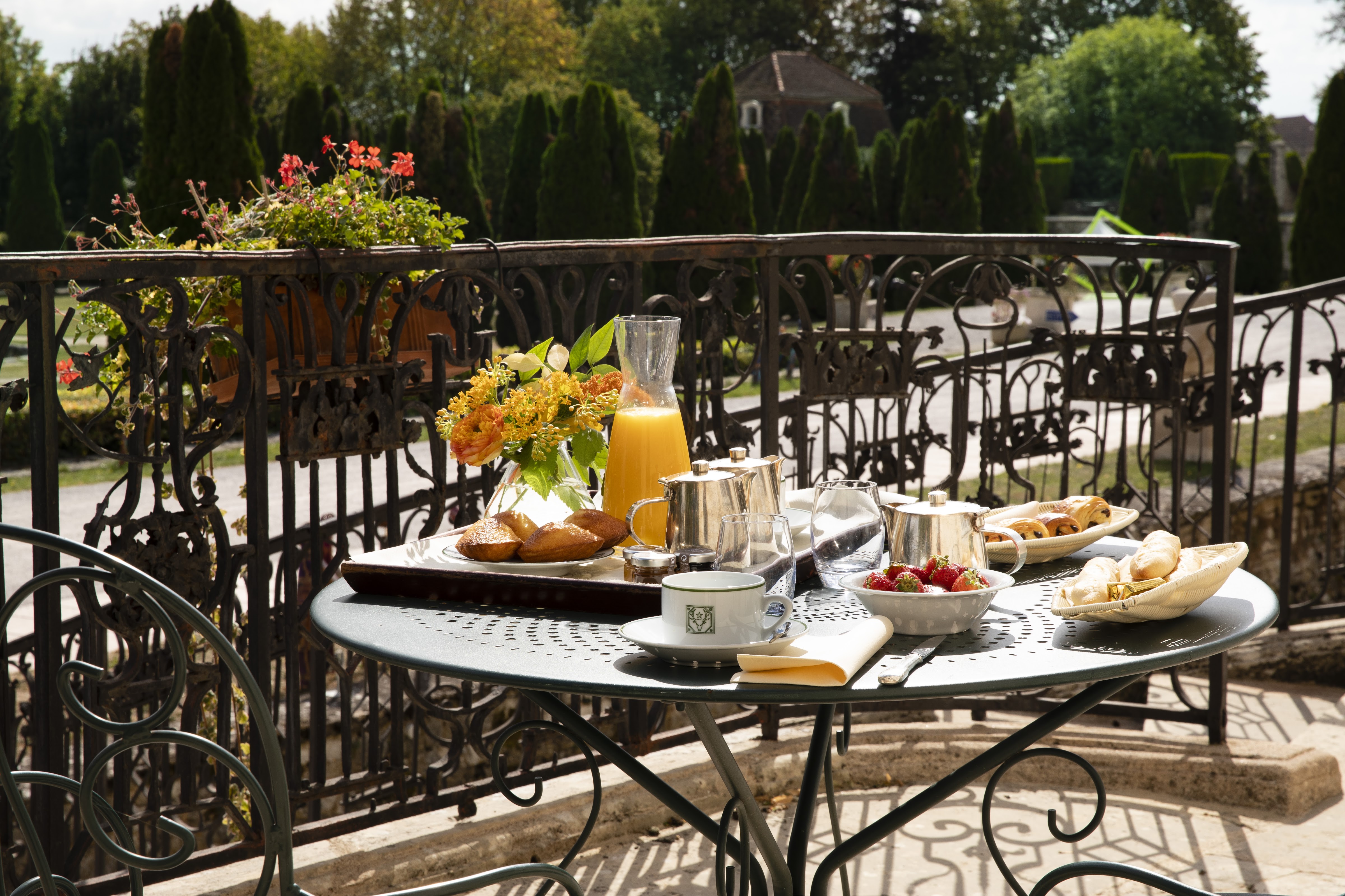 תמונה עבור Le Château de Gilly (Gilly-lès-Cîteaux)