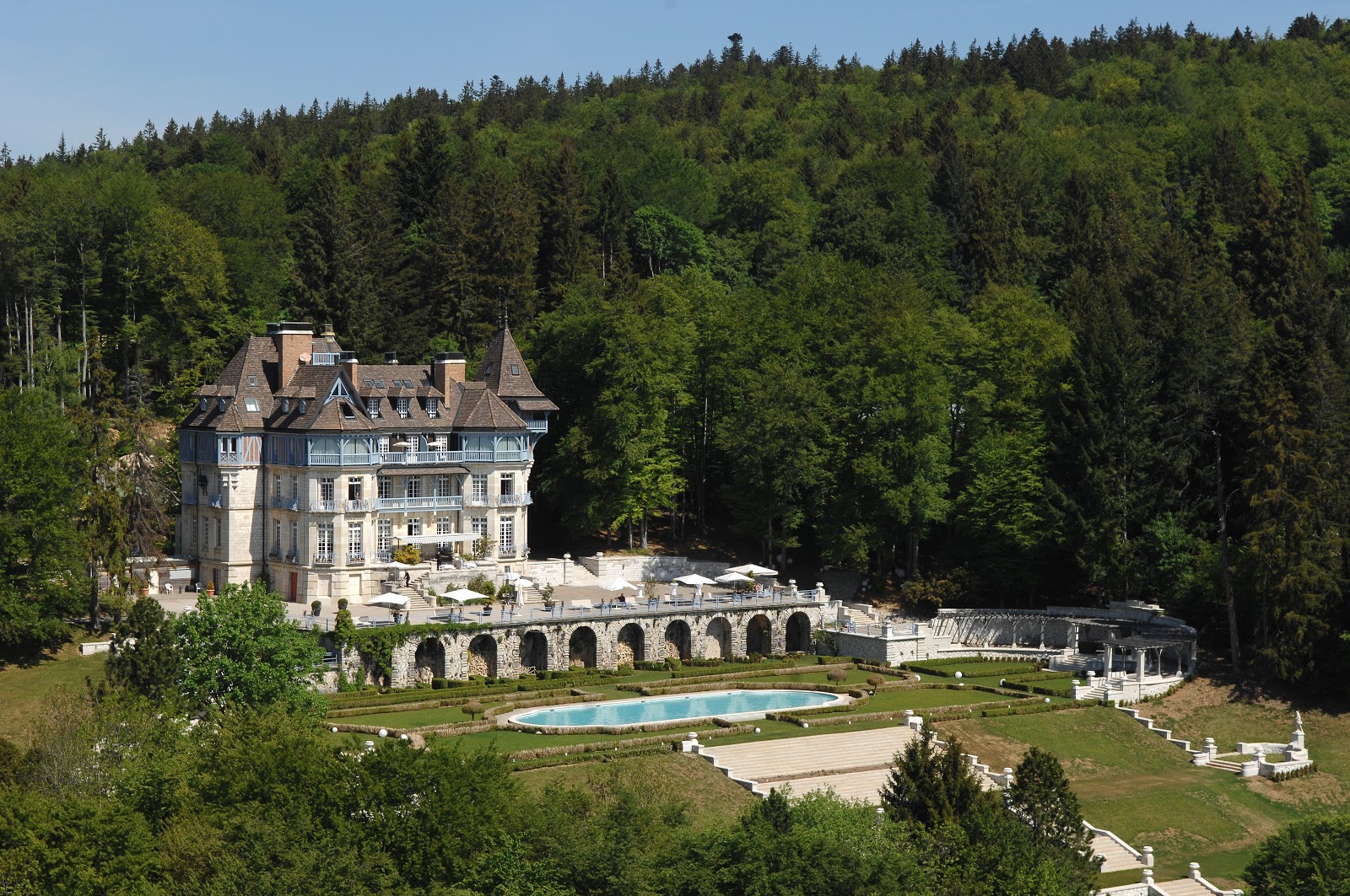 תמונה עבור Château des Avenières