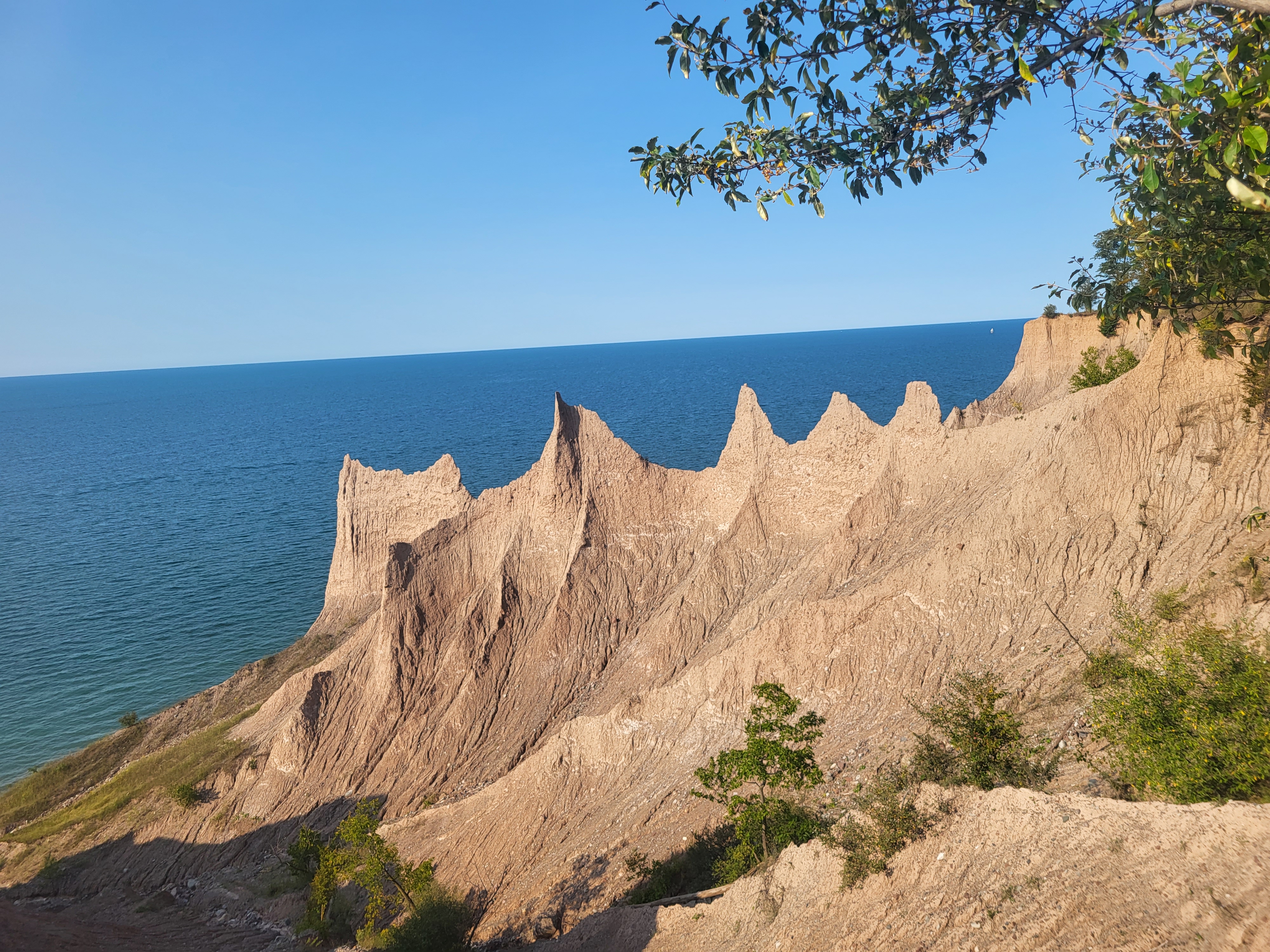 Chimney Bluffs State Park
