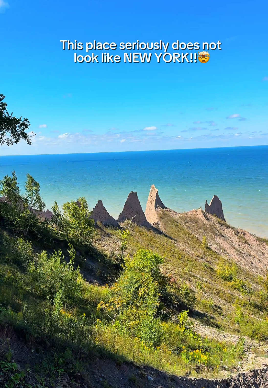 Chimney Bluffs State Park