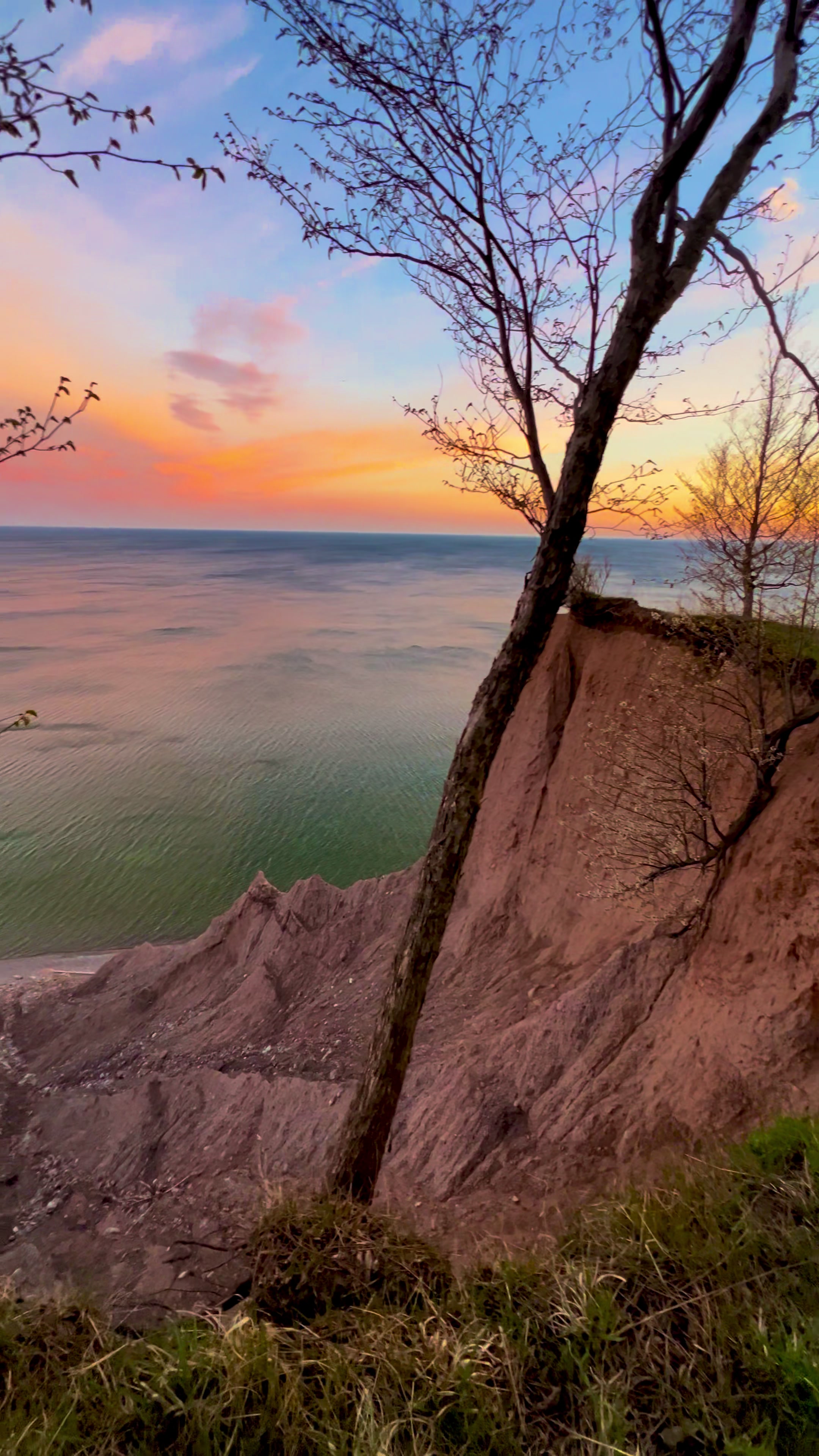 Chimney Bluffs State Park