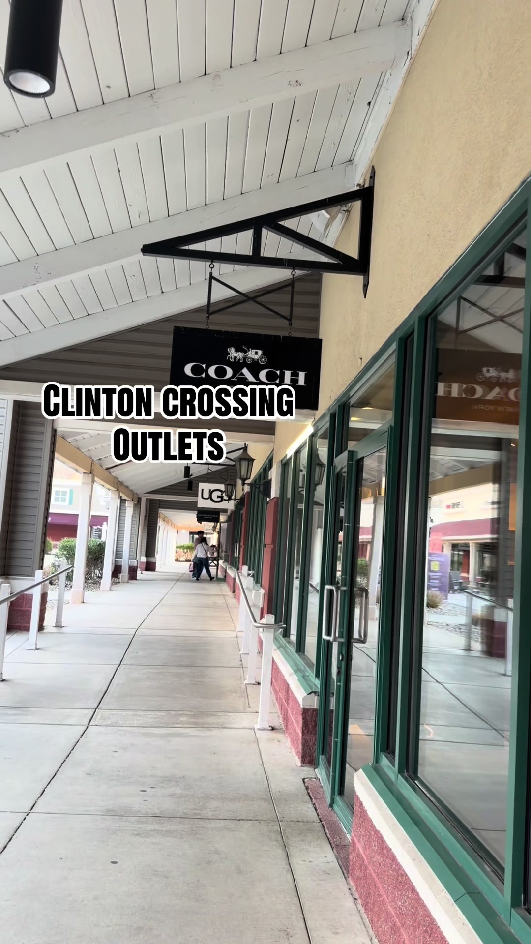 Clinton Crossing Premium Outlets