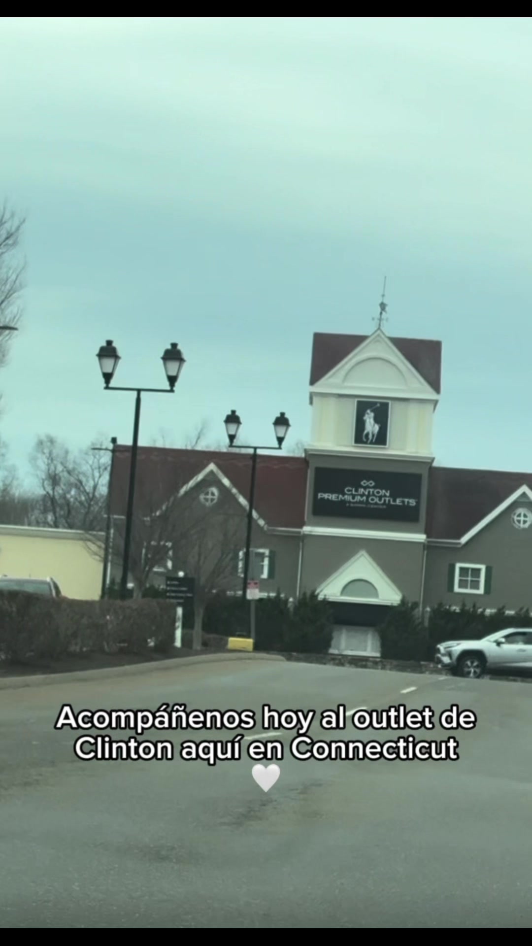 Clinton Crossing Premium Outlets