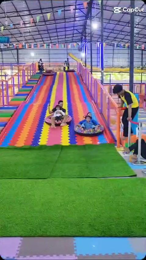 Detis Playland (игровой центр)