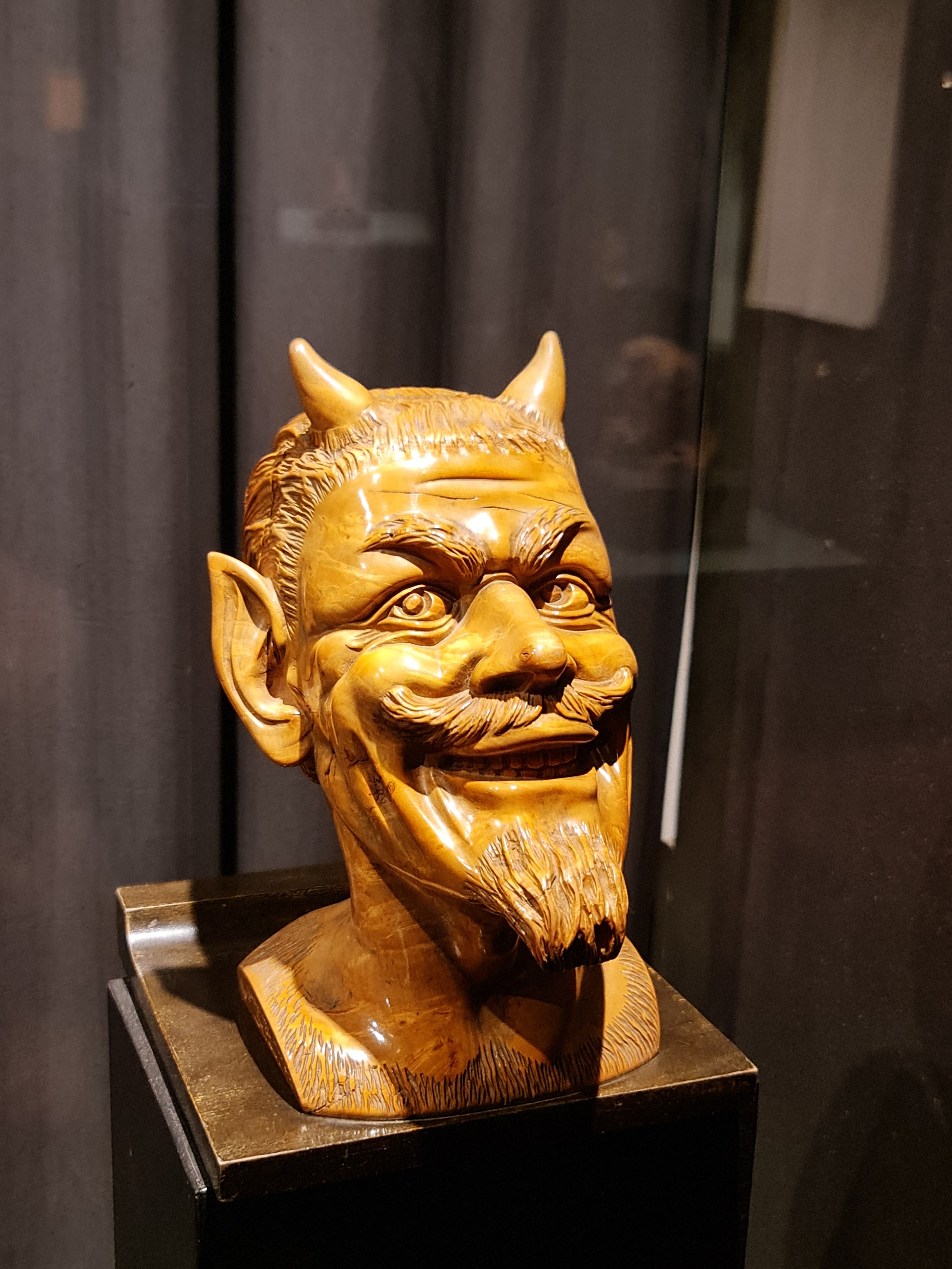 Музей чертей (Velnių muziejus / Devils' Museum)