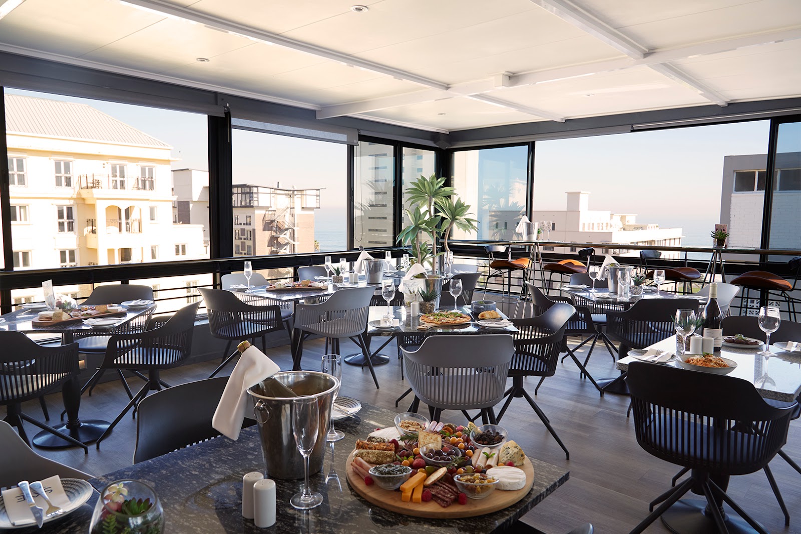 Picture for Dinner in the Sky - Cape Town
