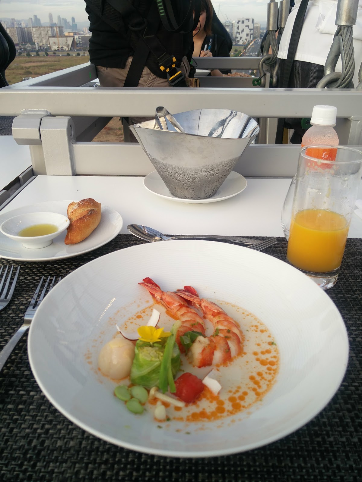 תמונה עבור Dinner in the Sky Philippines