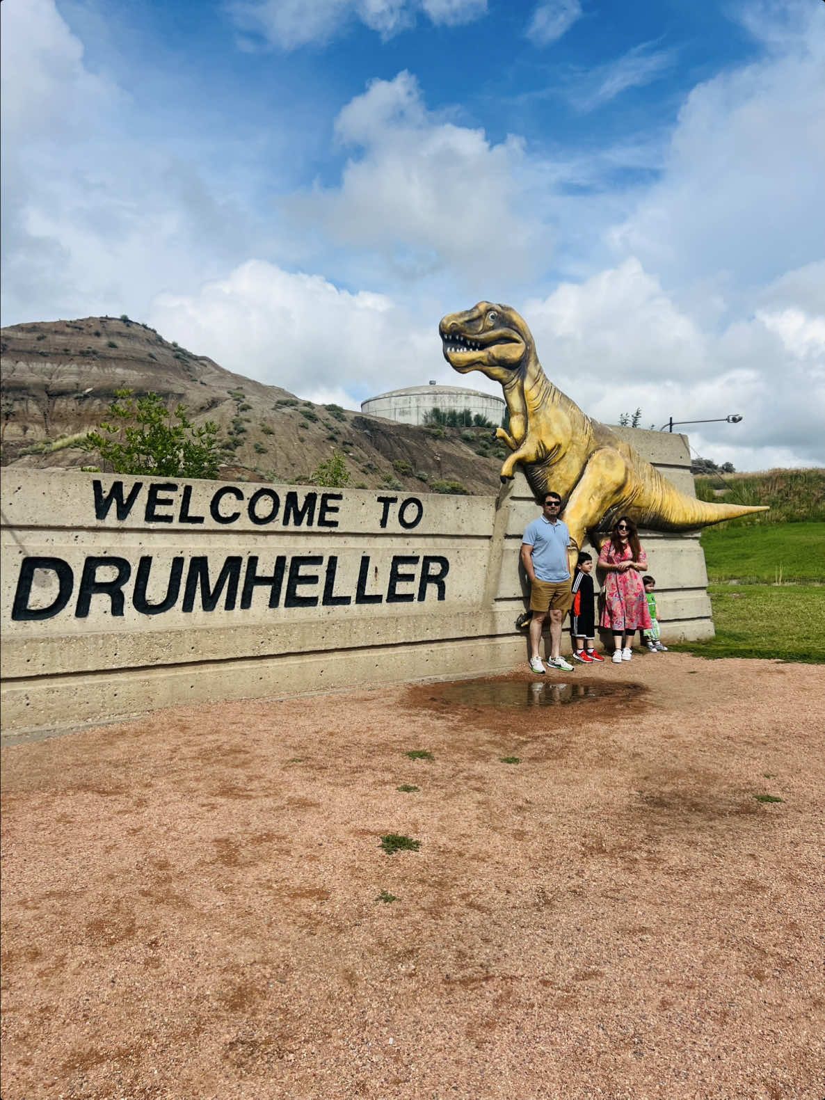 Drumheller - Hoodoos and Royal Tyrrell Museum (outdoor landmarks)