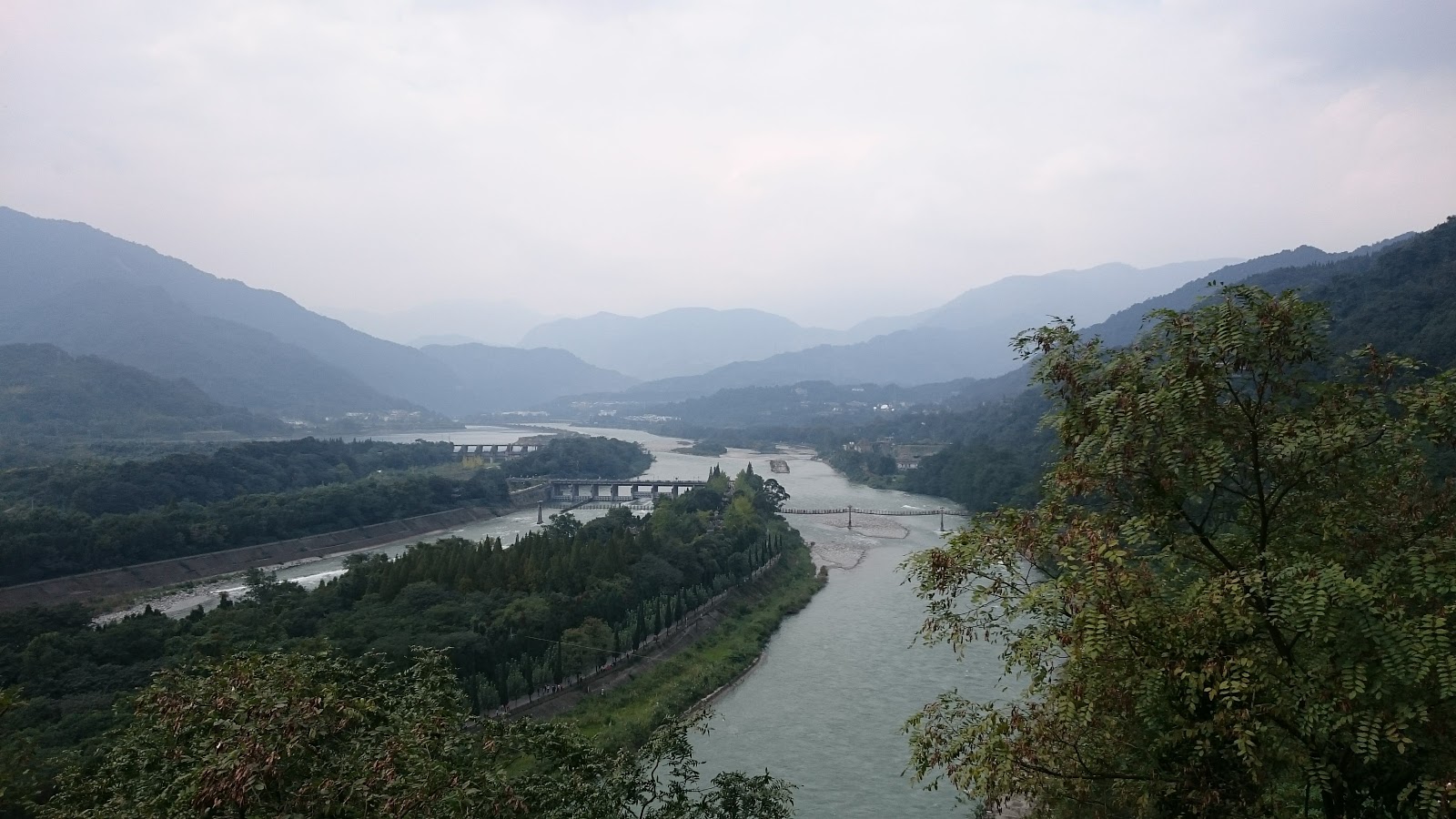 Dujiangyan Irrigation System (都江堰)