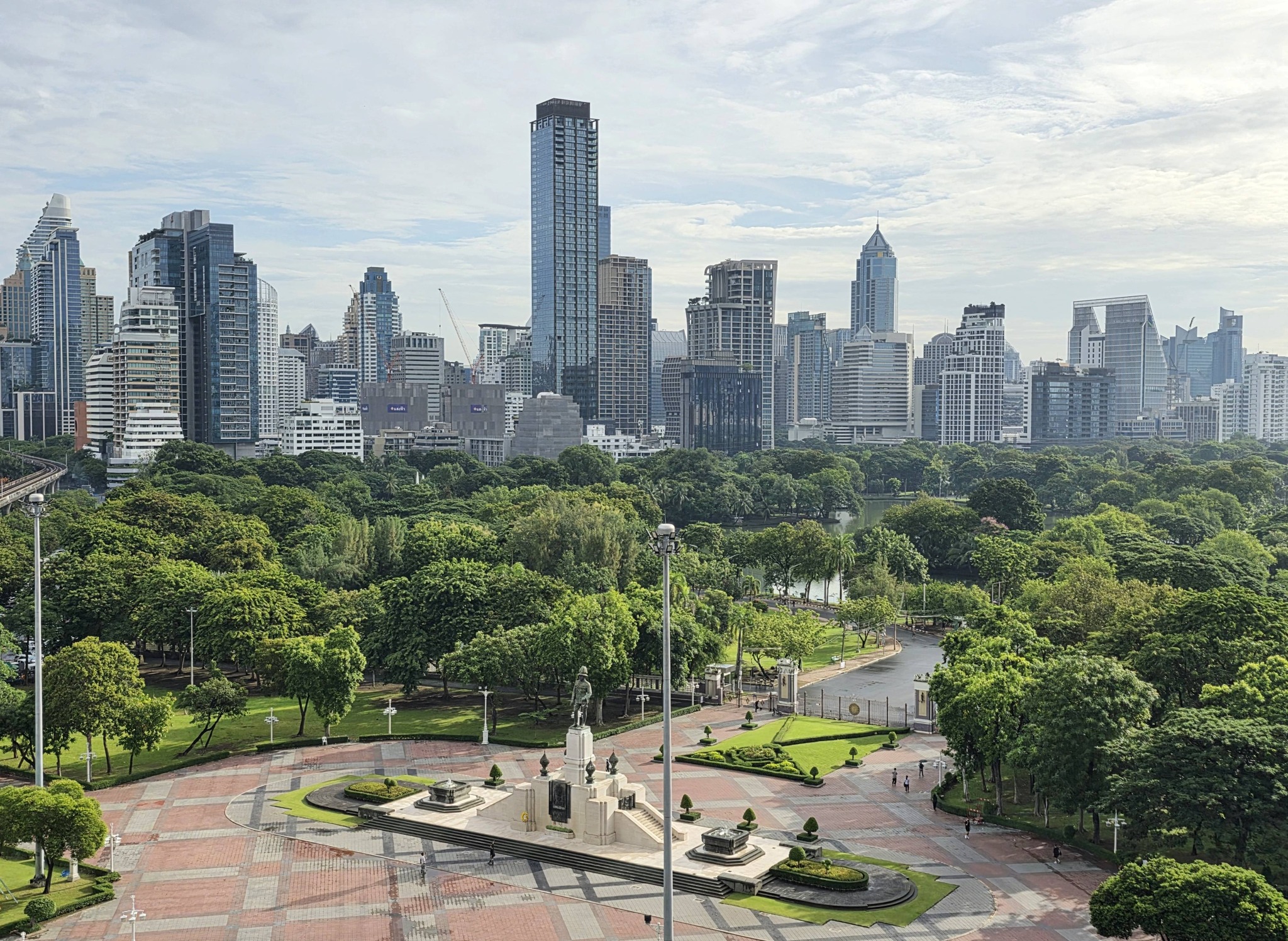 Dusit Arun / Dusit Central Park Sky Garden