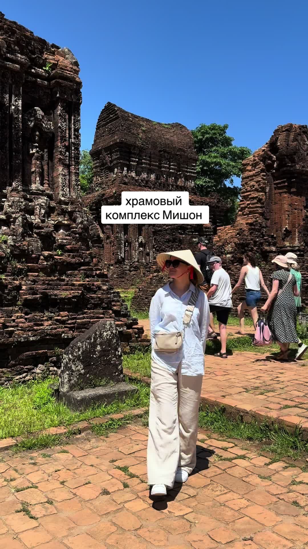 Дворец Бах Динь (Dinh Bảo Đại)