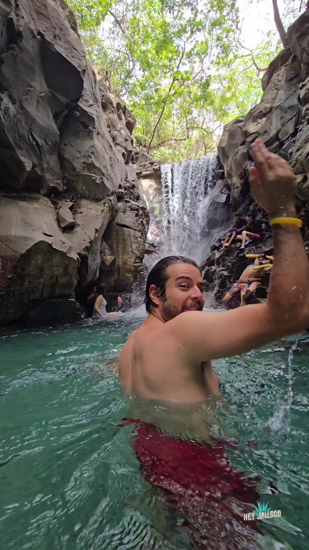 El Manto Waterfall