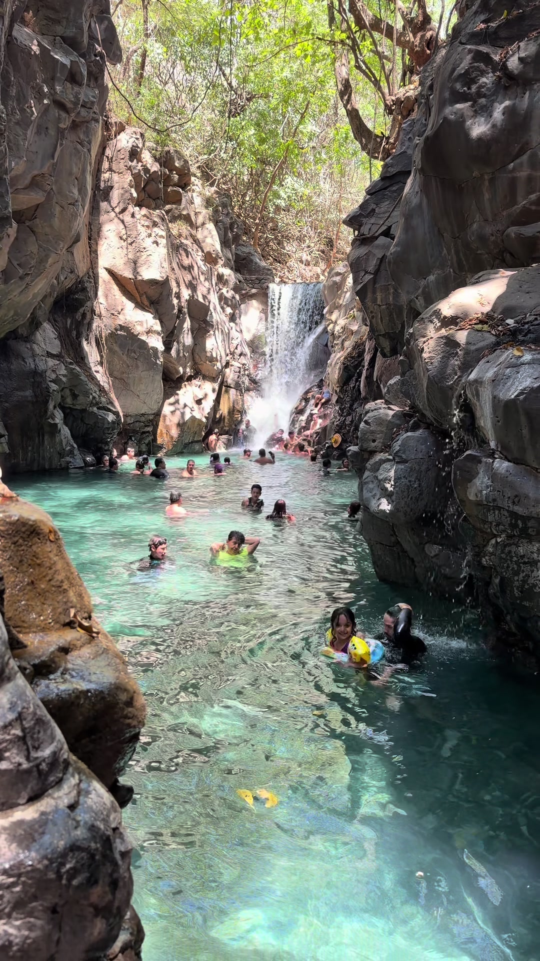 El Manto Waterfall