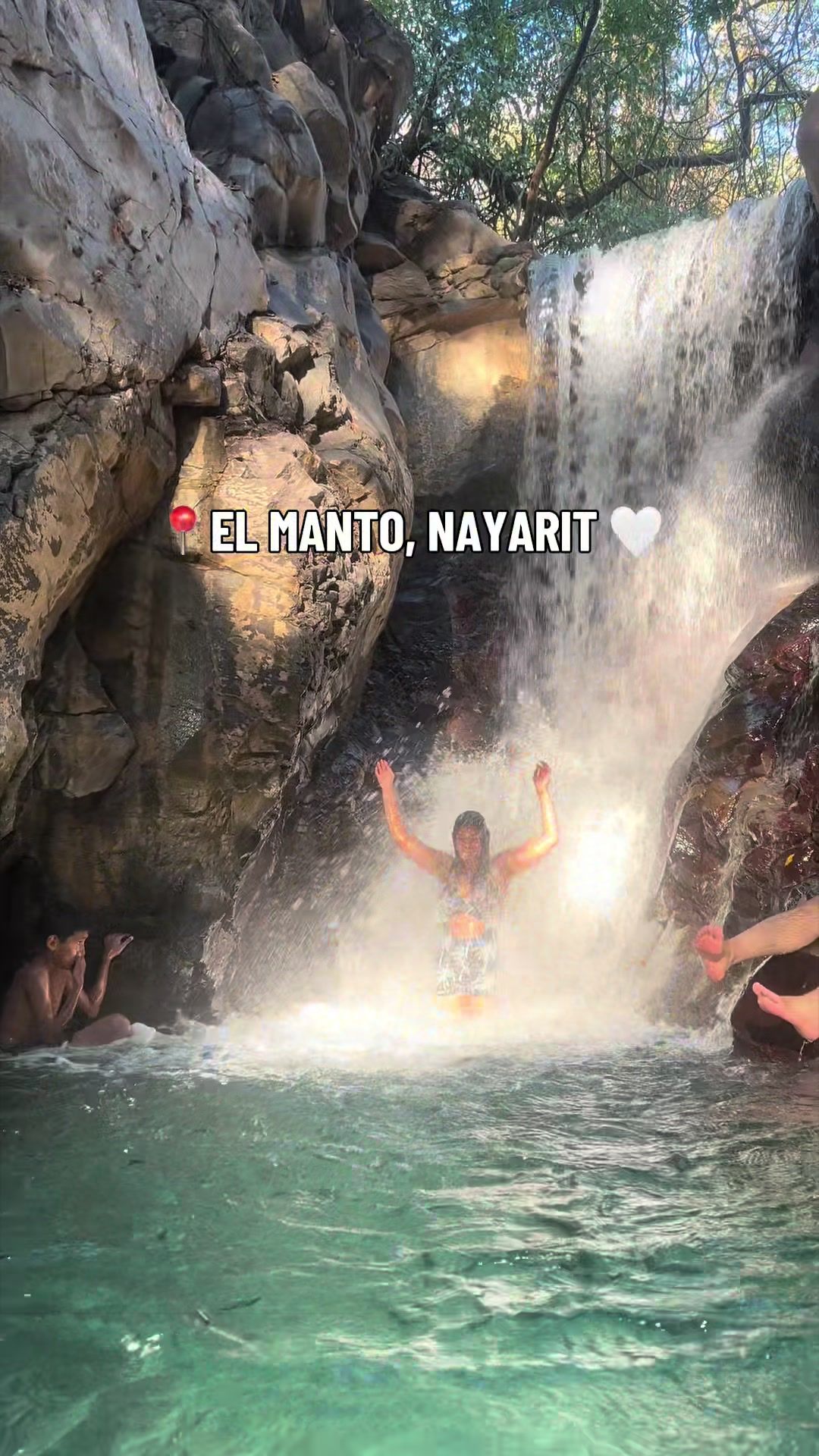 El Manto Waterfall
