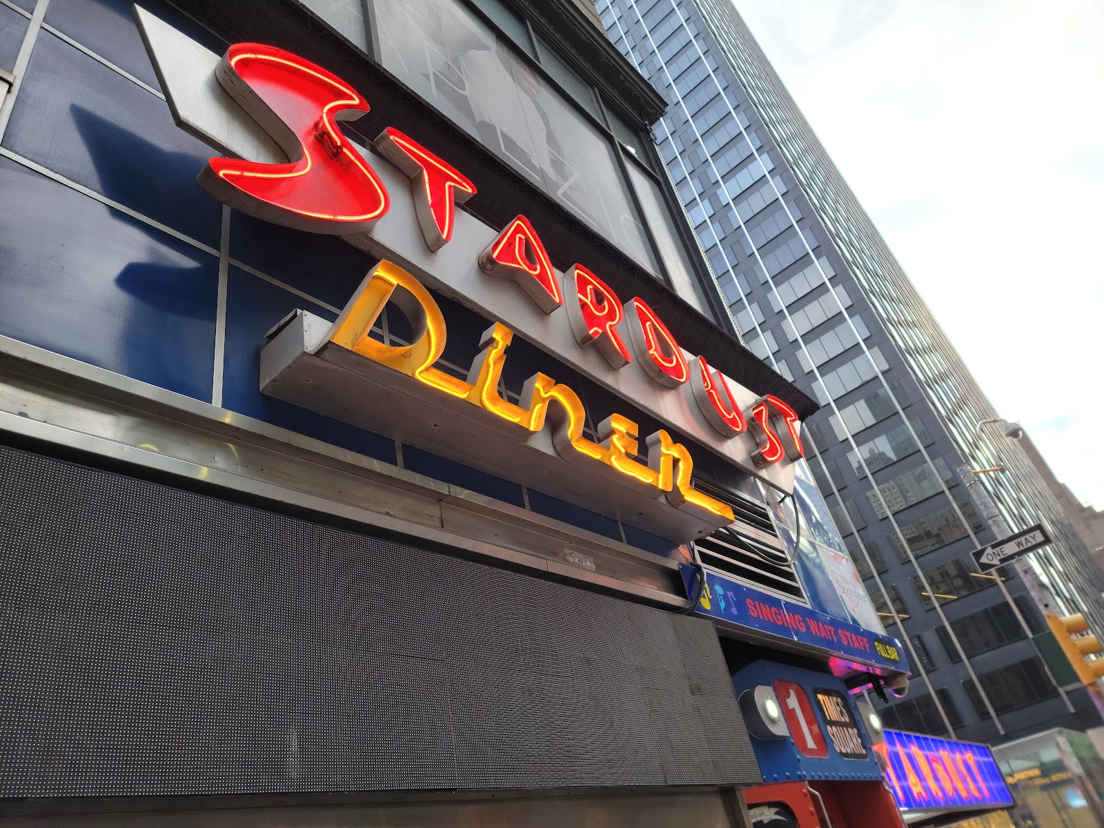 תמונה עבור Ellen's Stardust Diner