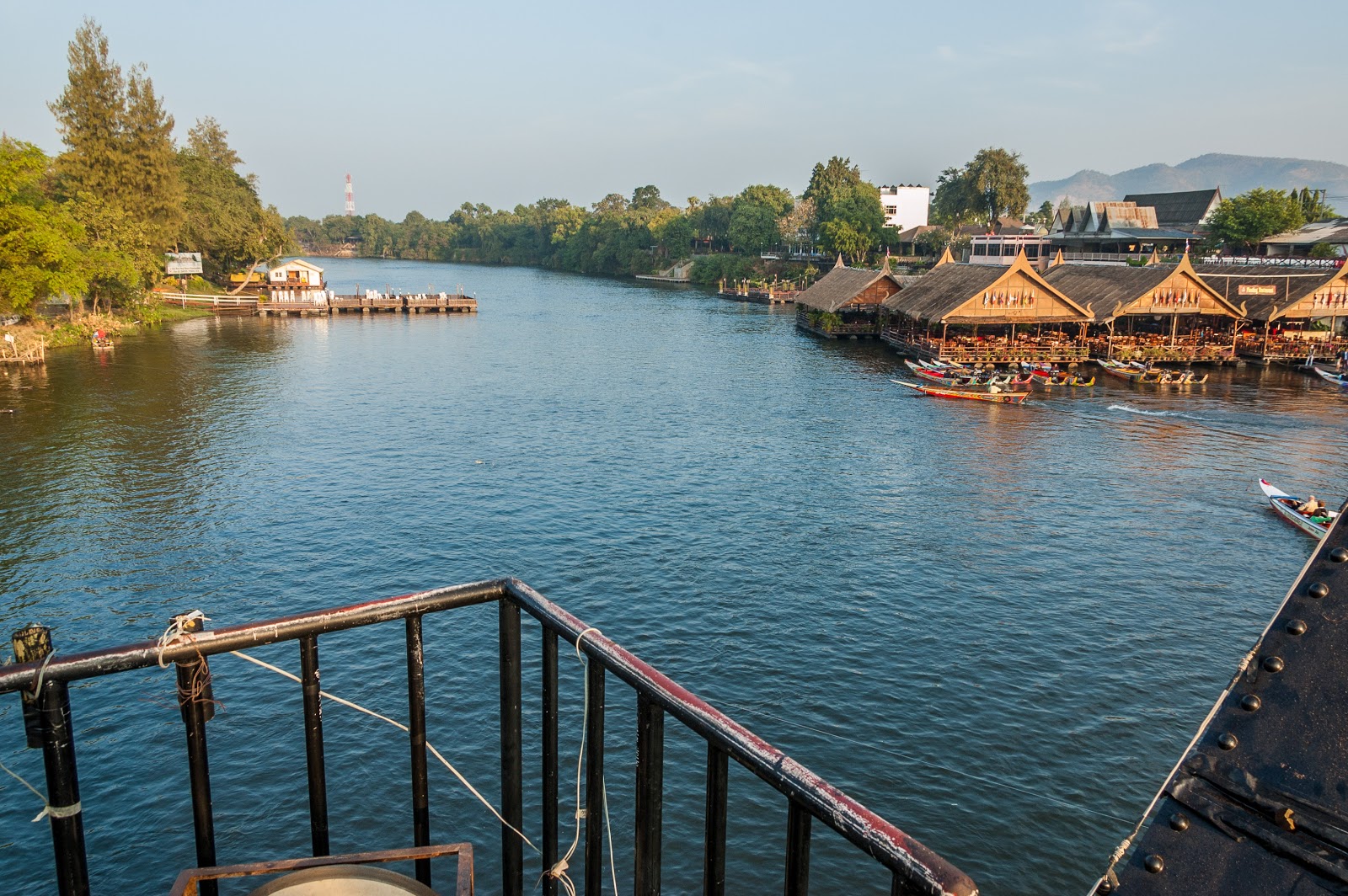 תמונה עבור The Floating Restaurant
