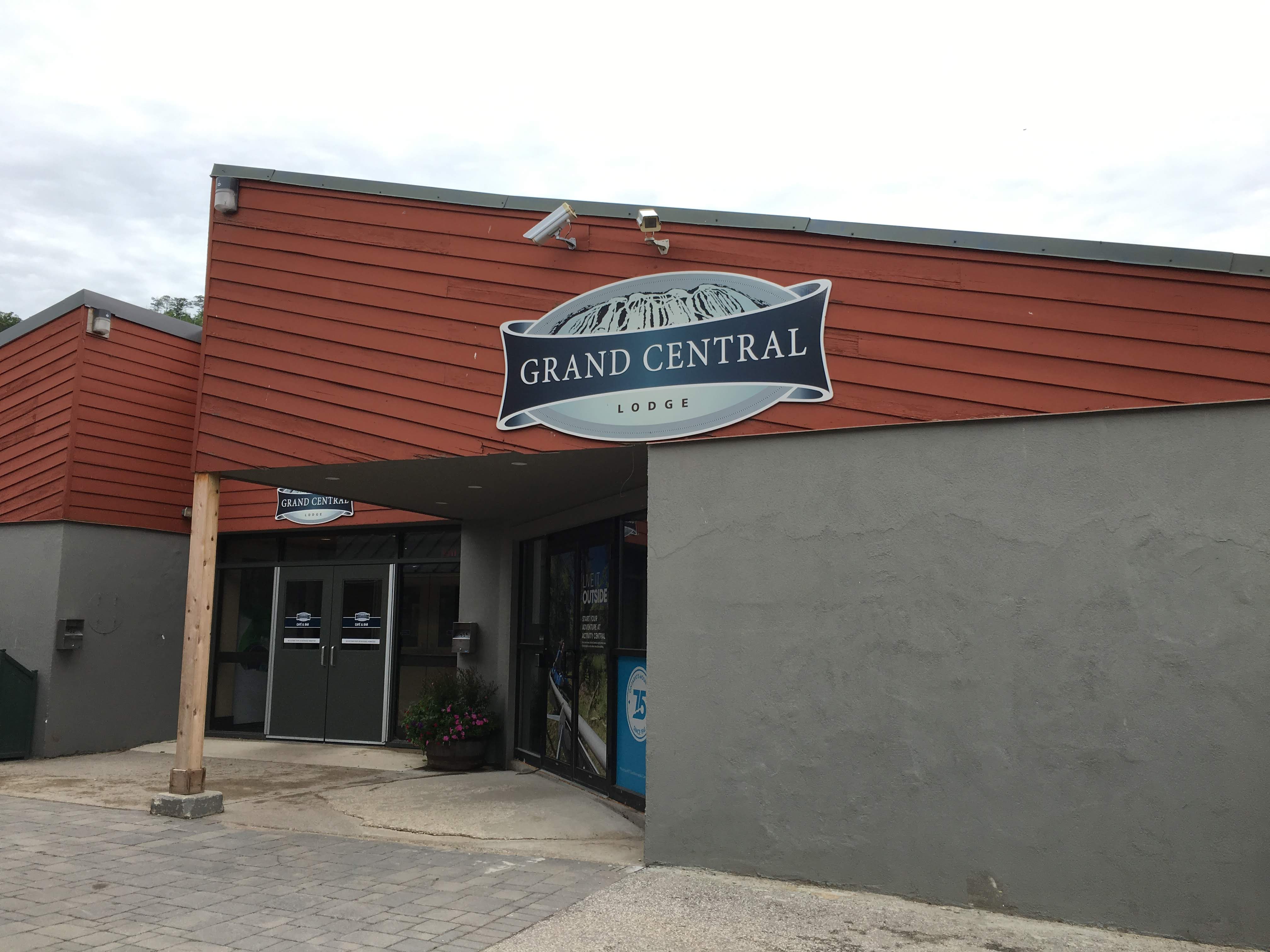 תמונה עבור The Blue Mountains Grill & Deli