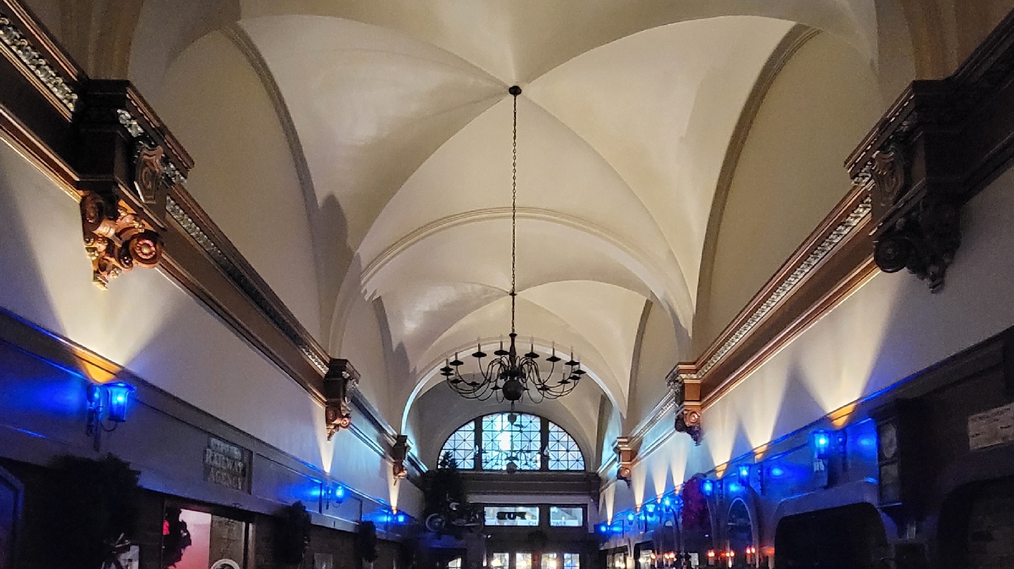 Picture for Ox & Hound (Detroit/RiverWalk area)