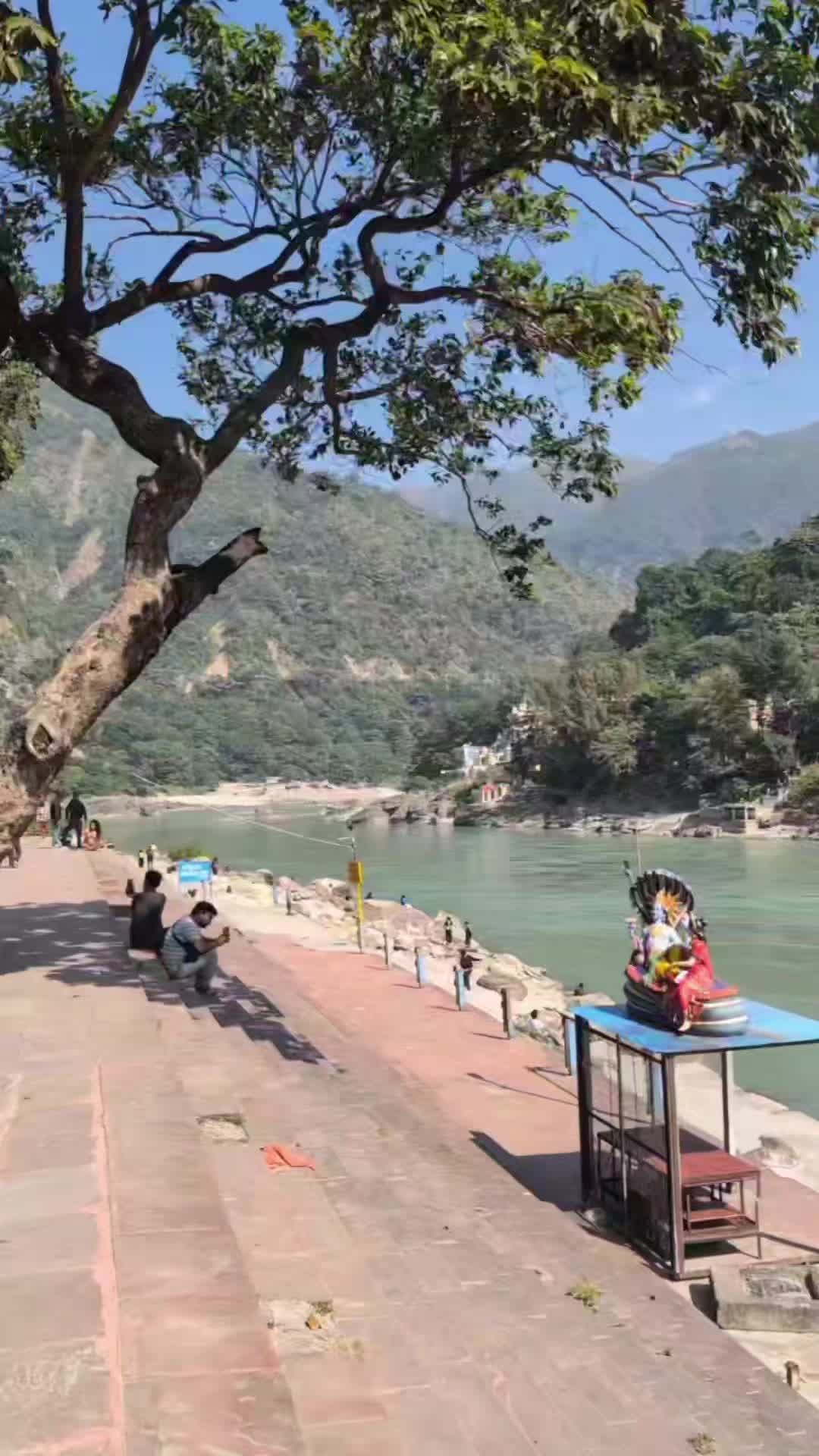 גשר לקשמן ג'ולה (Laxman Jhula, Rishikesh)