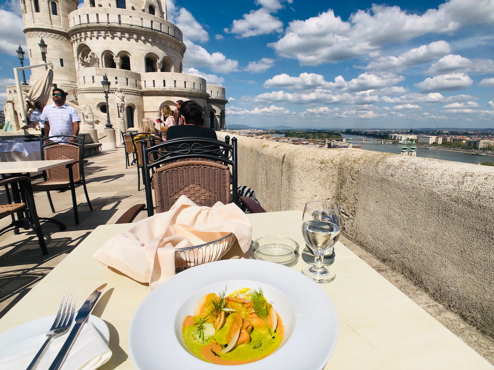 תמונה עבור Fisherman's Bastion Restaurant