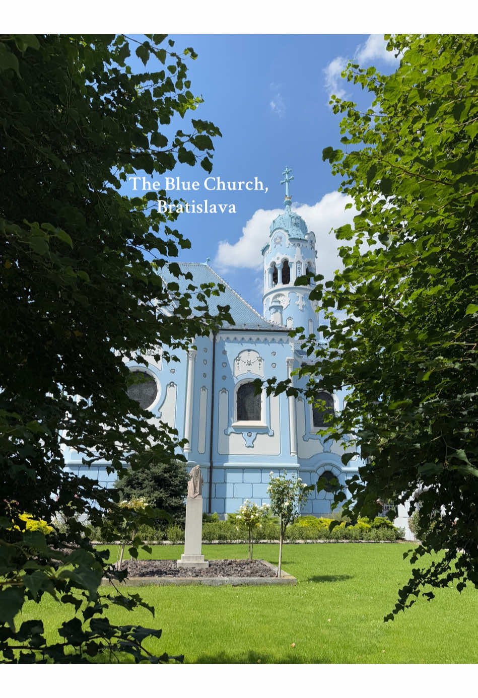 הכנסייה הכחולה – כנסיית אליזבת הקדושה (Blue Church)