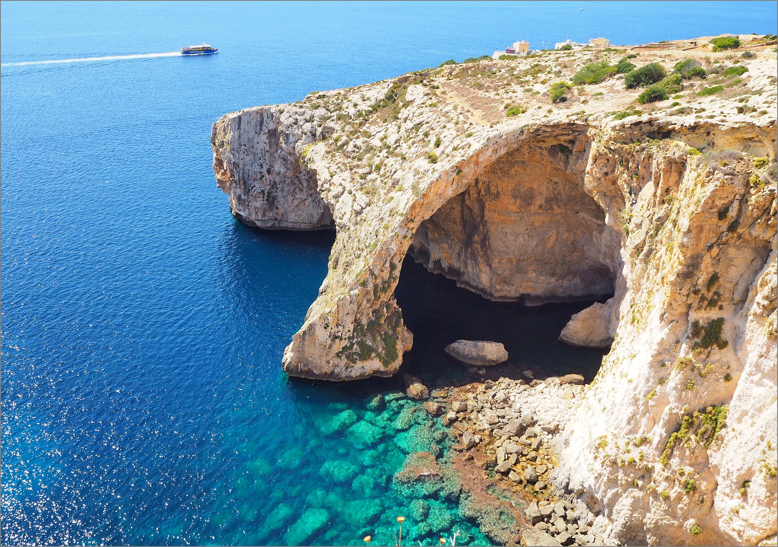 הכחול הגדול (Blue Grotto)