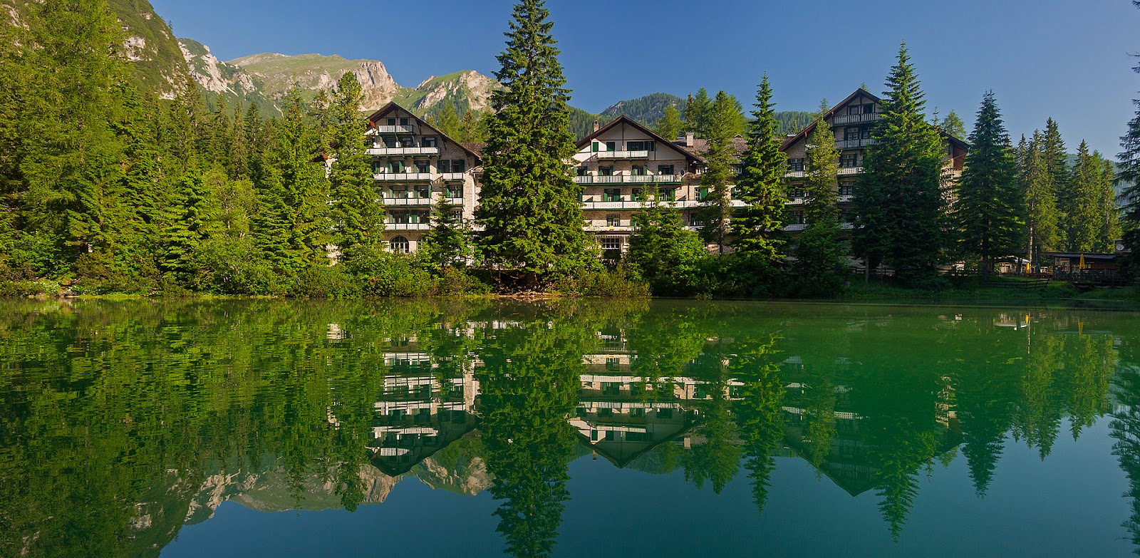 תמונה עבור Hotel Lago di Braies